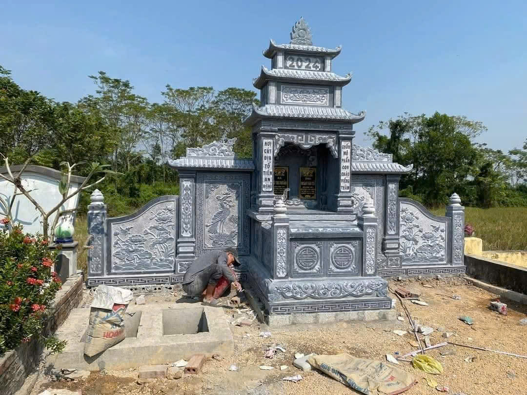 Lăng thờ đá Ninh Bình đá xanh đen - LTD025